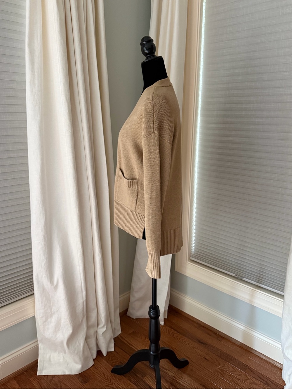L’AGENCE High-Low Cardigan - Picture 2 of 8